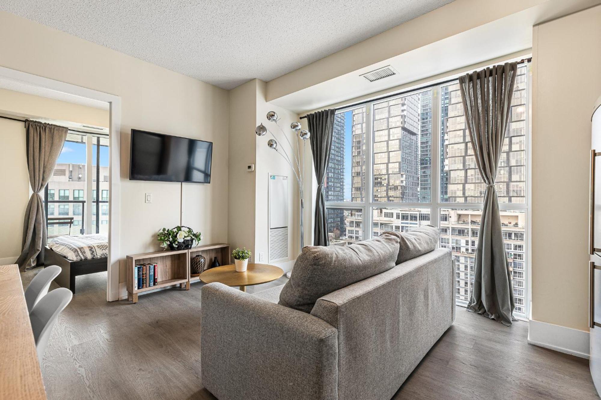 3 Bedroom Beside Cn Tower With Parking Downtown Toronto Esterno foto