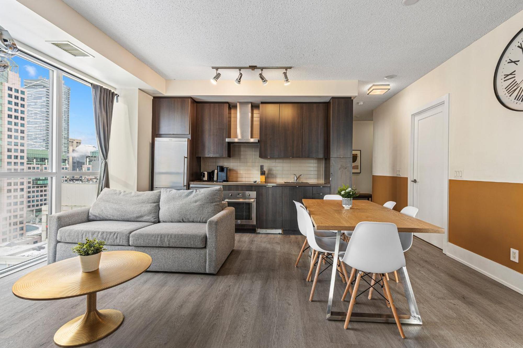 3 Bedroom Beside Cn Tower With Parking Downtown Toronto Esterno foto