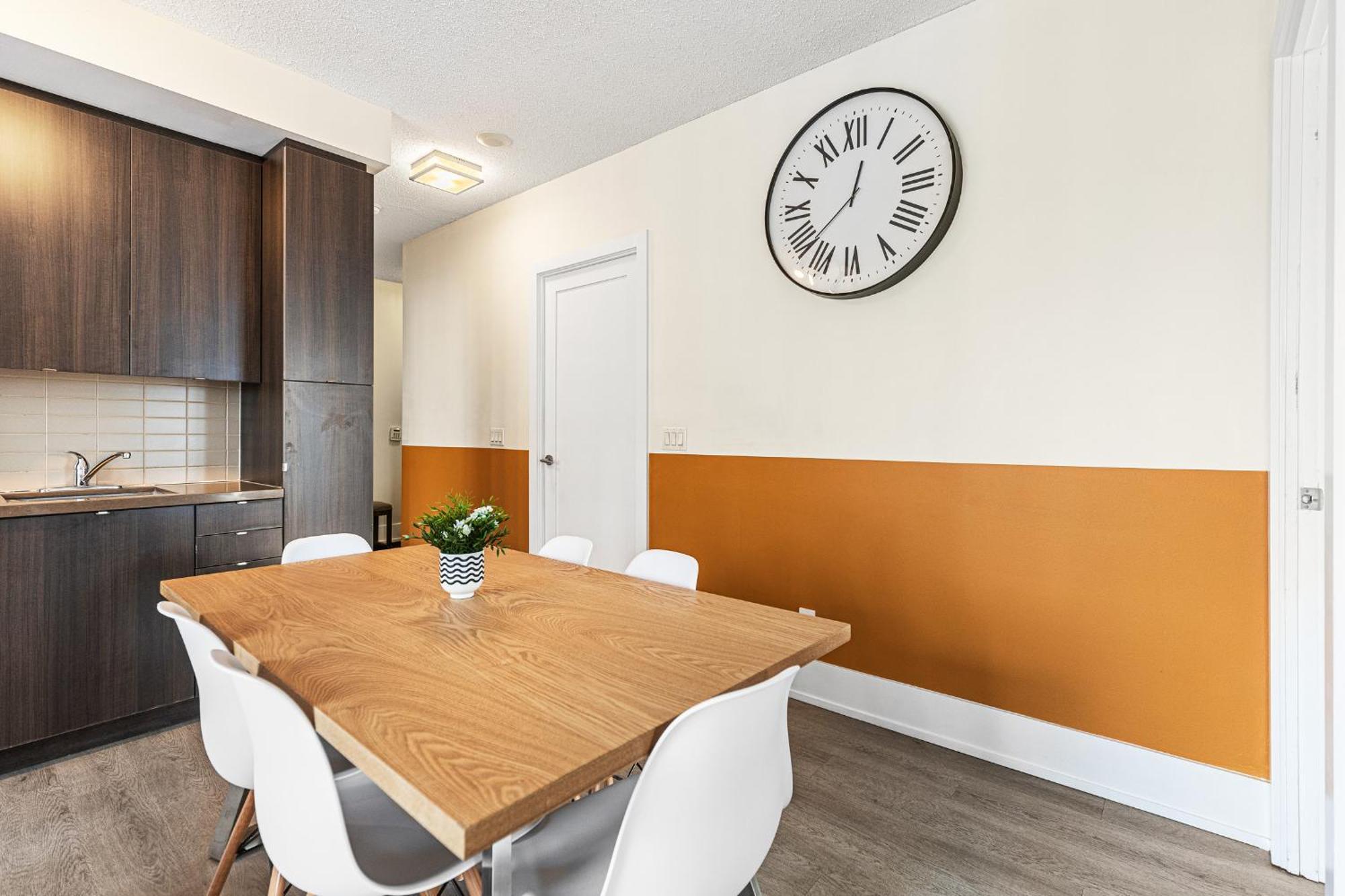 3 Bedroom Beside Cn Tower With Parking Downtown Toronto Esterno foto