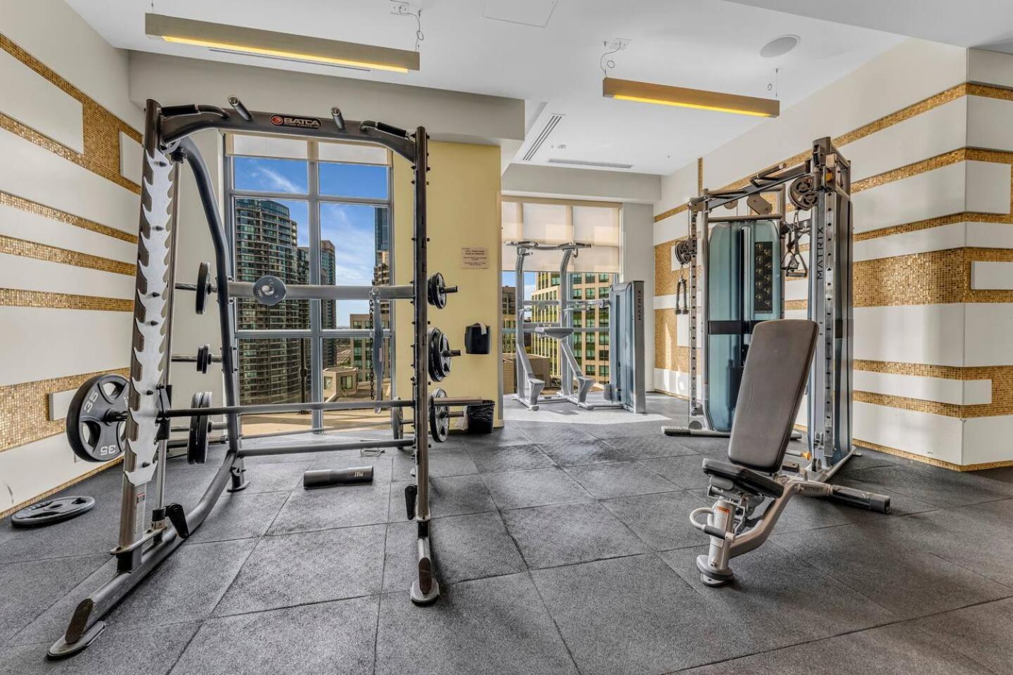 3 Bedroom Beside Cn Tower With Parking Downtown Toronto Esterno foto