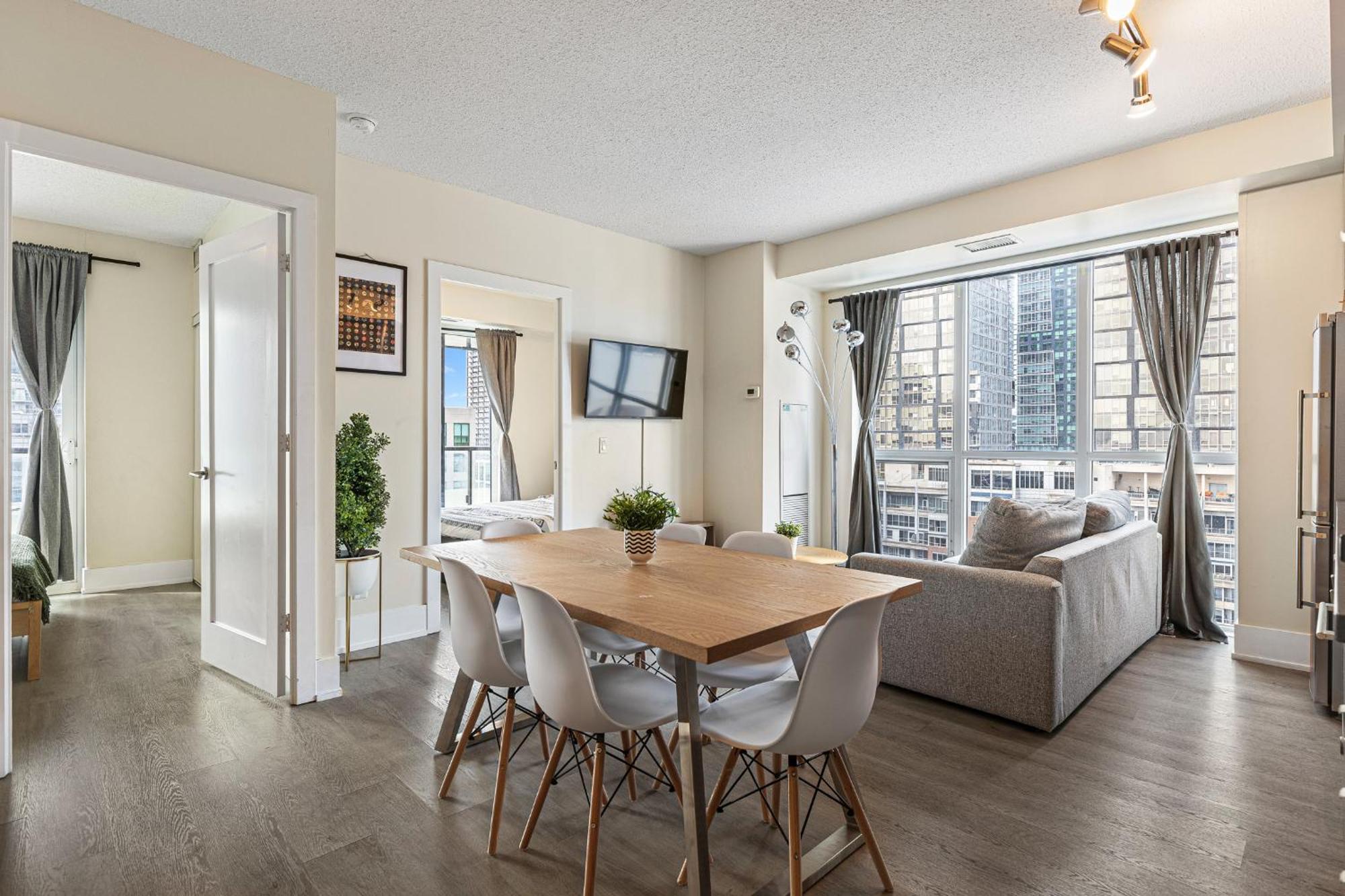 3 Bedroom Beside Cn Tower With Parking Downtown Toronto Esterno foto